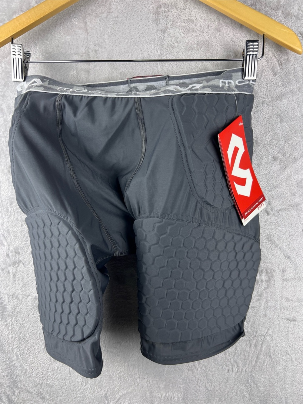 McDavid HEX NWT Padded protective shorts Men’s Size Medium Gray Foam Nylon
